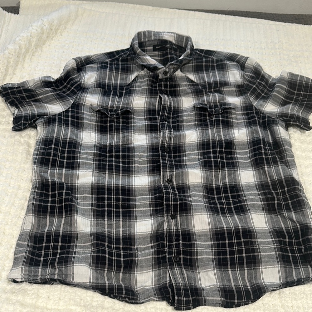 Treasure & BondMen's Black and White Plaid top